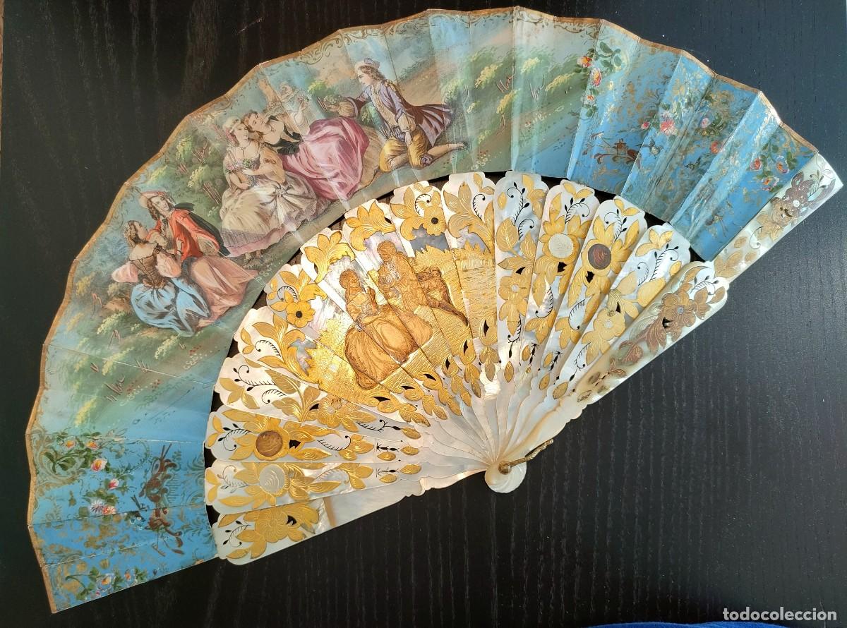 Antig&uuml;edades: Abanico isabelino de n&aacute;car y decoraci&oacute;n dorada &ndash; Escenas galantes &ndash; Mediados del siglo XIX