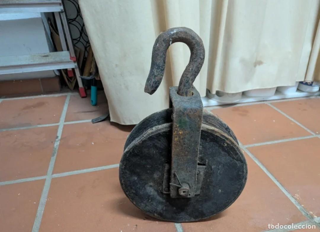 Antig&uuml;edades: Polea de pozo hierro y madera