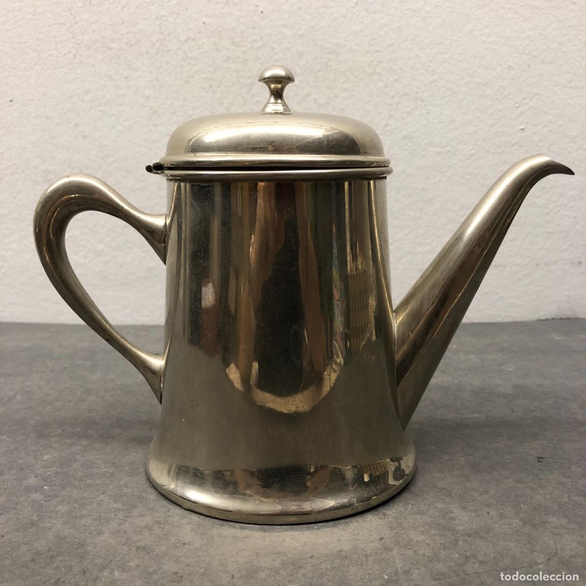 Antig&uuml;edades: ANTIGUA CAFETERA O TETERA VINTAGE DE METAL - BA&Ntilde;O DE PLATA O SIMILAR - 17 X 24 CM / 448