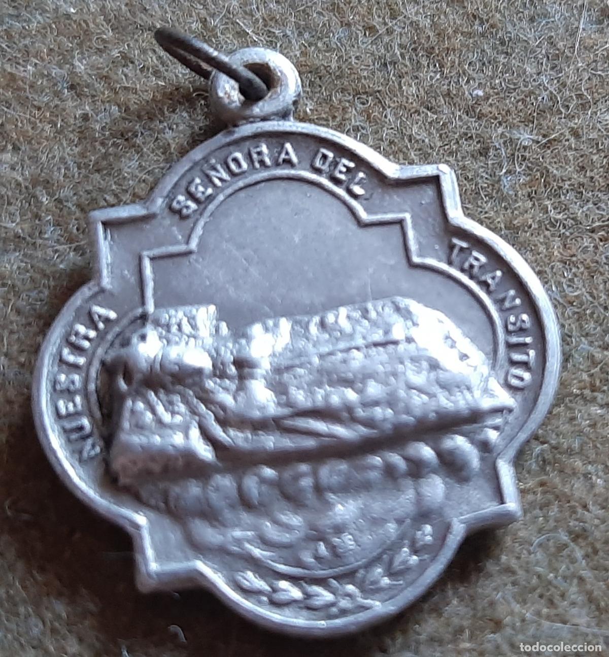 Antig&uuml;edades: ANTIGUA MEDALLA DE ALUMINIO CON IMAGEN DE NTRA SRA DEL TRANSITO Y EL SAGRADO CORAZON DE JESUS