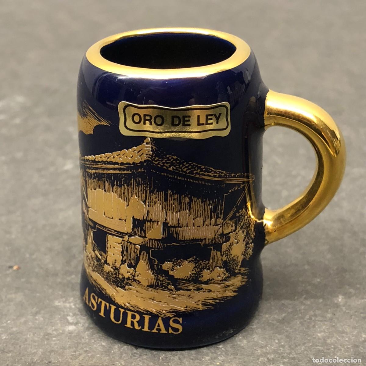 Antig&uuml;edades: JARRITA EN MINIATURA - ASTURIAS - SOUVENIR - DE CER&Aacute;MICA CON ORO DE LEY - ASMAR - 5,5 X 5,5 CM / 463