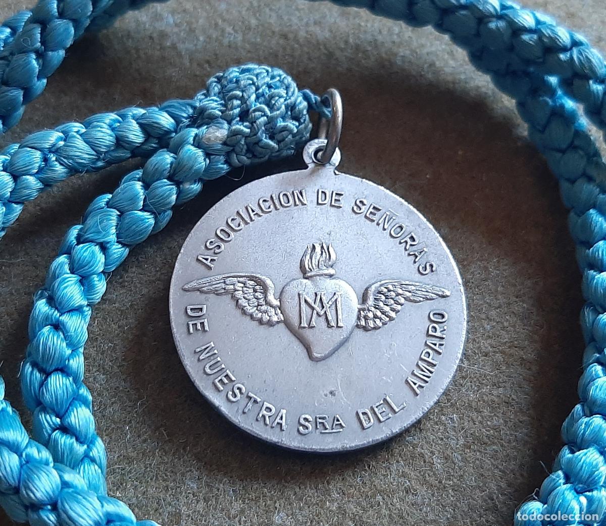 Antig&uuml;edades: MEDALLA CON CORDON DE LA ASOCIACION DE SE&Ntilde;ORAS NUESTRA SRA DEL AMPARO - SEVILLA - ALUMINIO