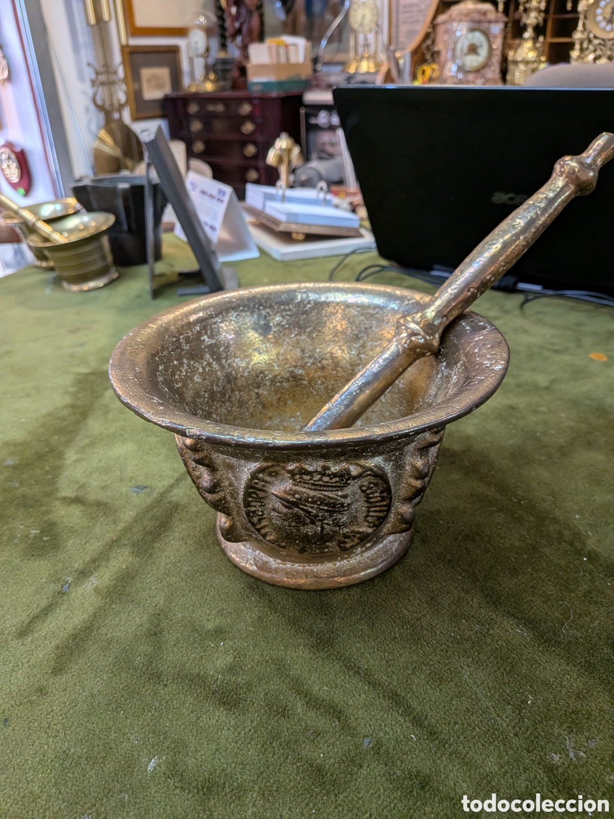 Antig&uuml;edades: Gran almirez en bronce siglo XX. REF-9082