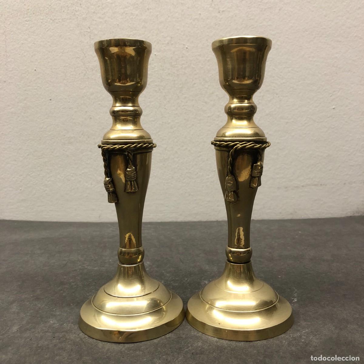 Antig&uuml;edades: PAR DE CANDELABROS INDIVIDUALES DE LAT&Oacute;N - CORD&Oacute;N TRENZADO CON BORLAS - 21 X 8,5 CM / 471