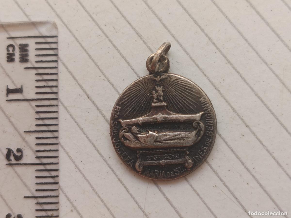 Antig&uuml;edades: Medalla de plata antigua. In&eacute;s de Beniganim