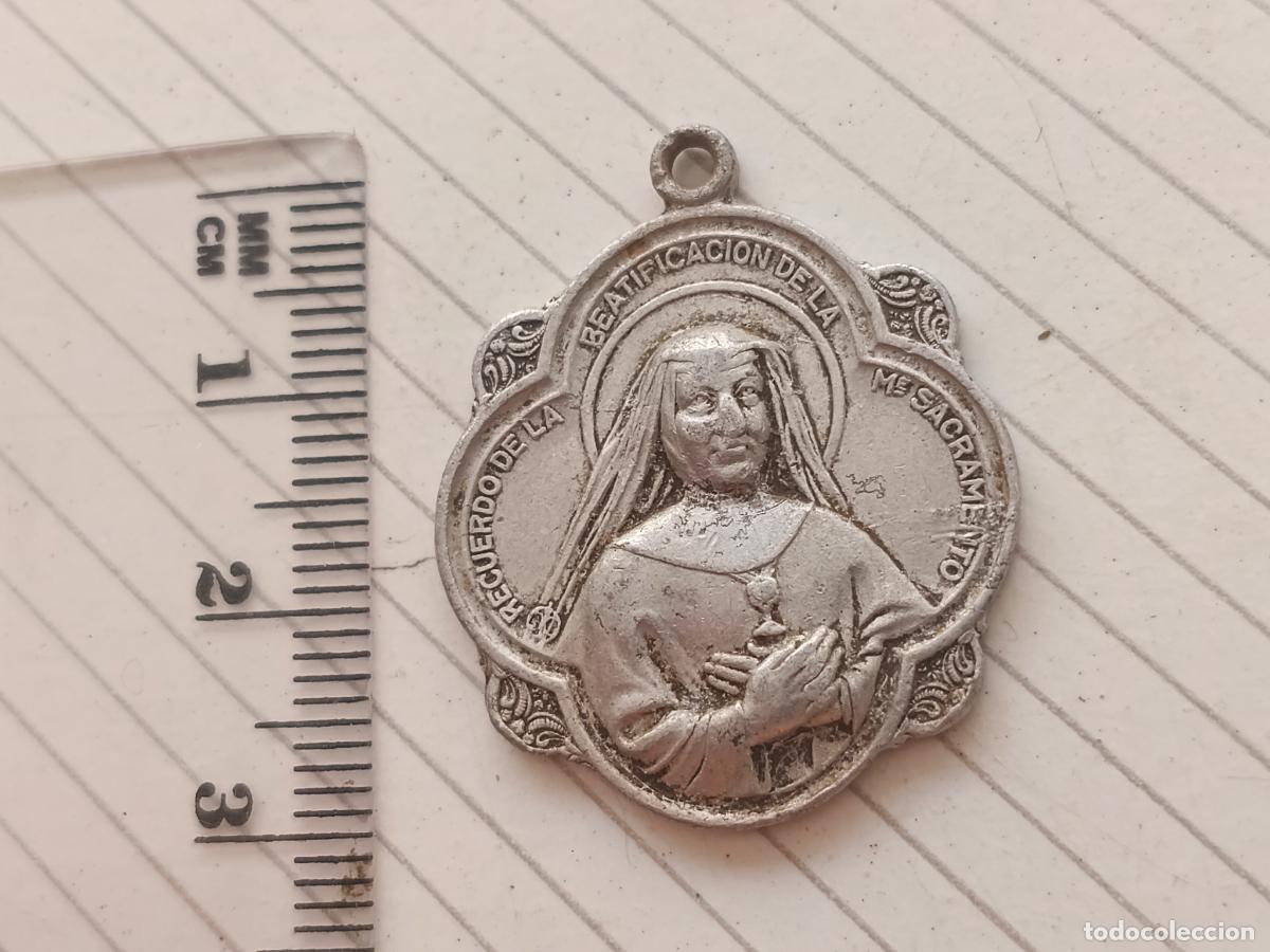 Antig&uuml;edades: Medalla beatificaci&oacute;n Madre Sacramento