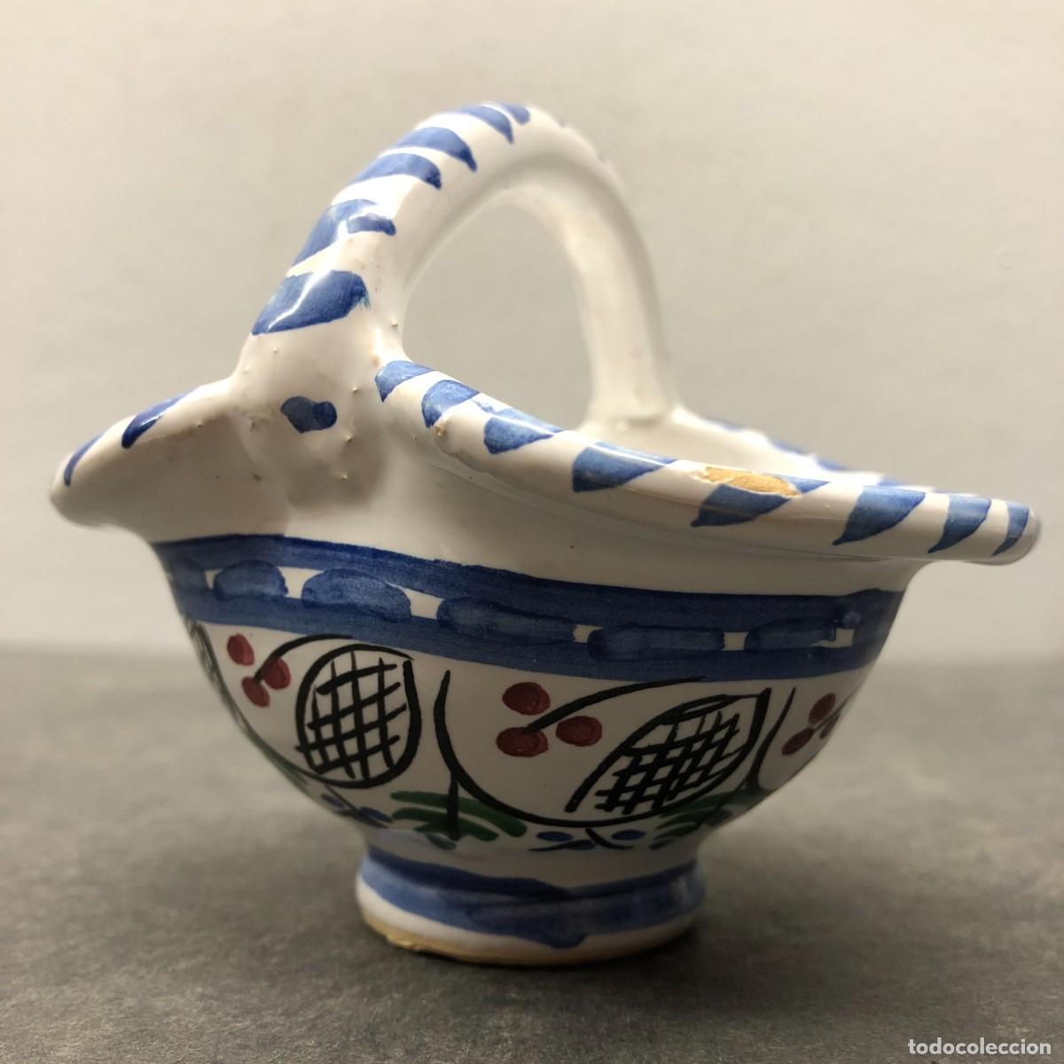 Antig&uuml;edades: PEQUE&Ntilde;A CESTA O BARQUILLA DECORATIVA - DE LOZA ESMALTADA TRADICIONAL - 9 X 10 CM / 488