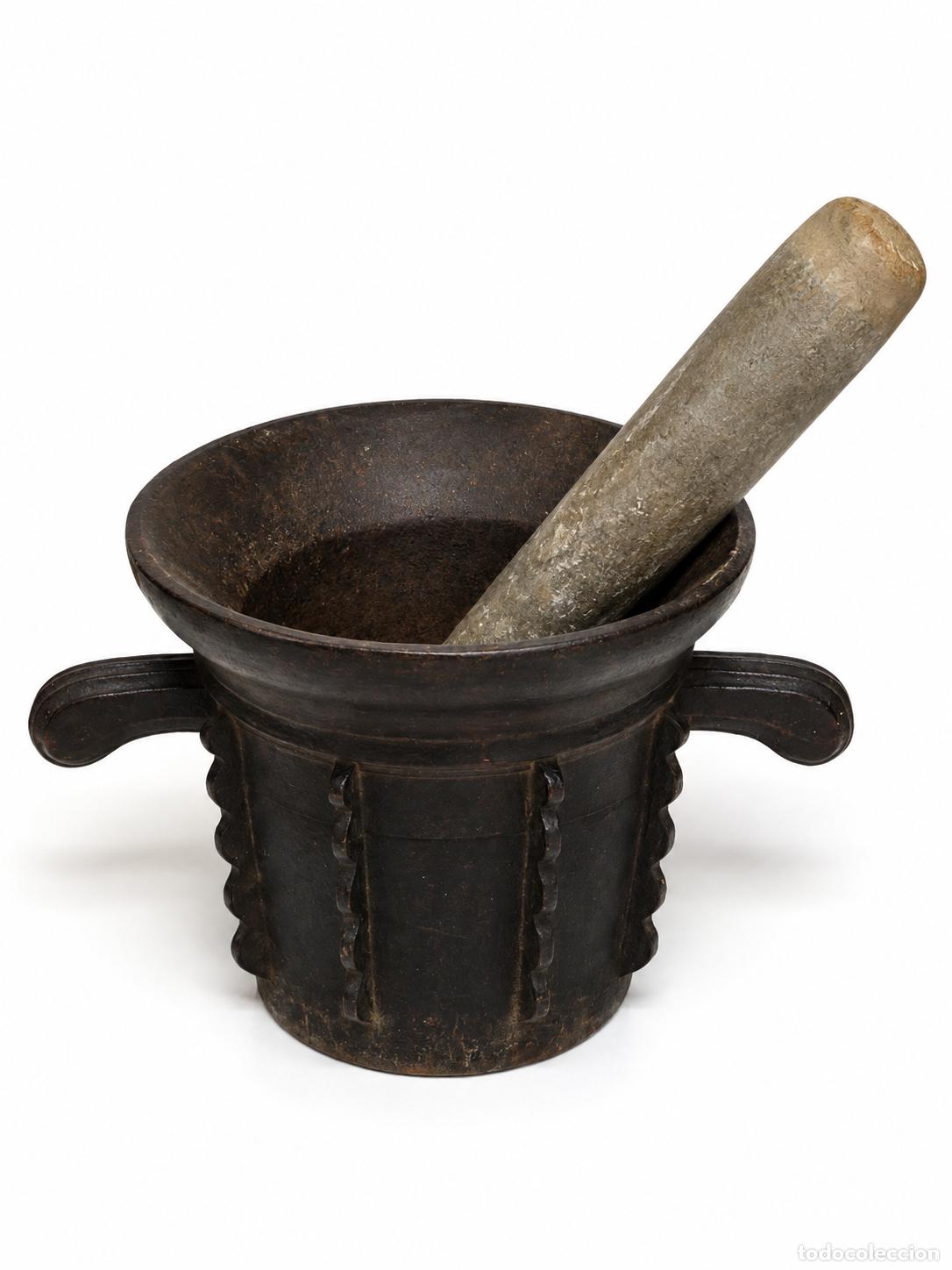 Antig&uuml;edades: Antiguo Mortero G&oacute;tico de Farmacia, Boticario - Hierro - Mano de Piedra - S.XVI-XVII - 48 Kg