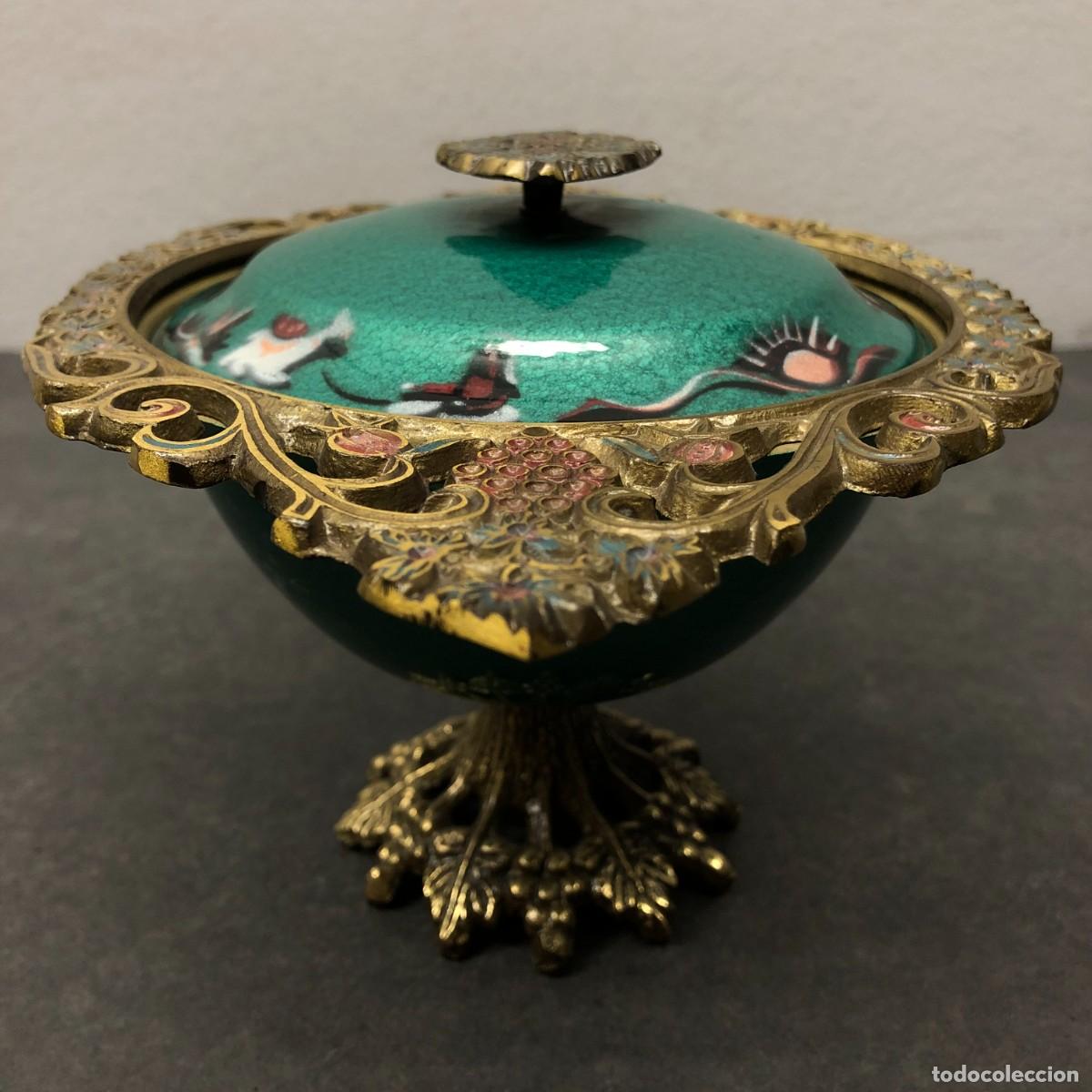 Antig&uuml;edades: ANTIGUA BOMBONERA, COP&Oacute;N O CENTRO DE MESA - DE METAL CON ESMALTE CLOISON&Eacute;E - 13 X 24 CM / 491