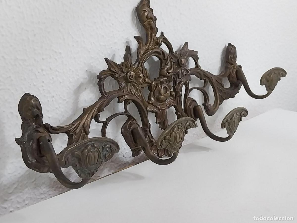 Antig&uuml;edades: Perchero de pared de bronce, estilo ornamental - Foto 5