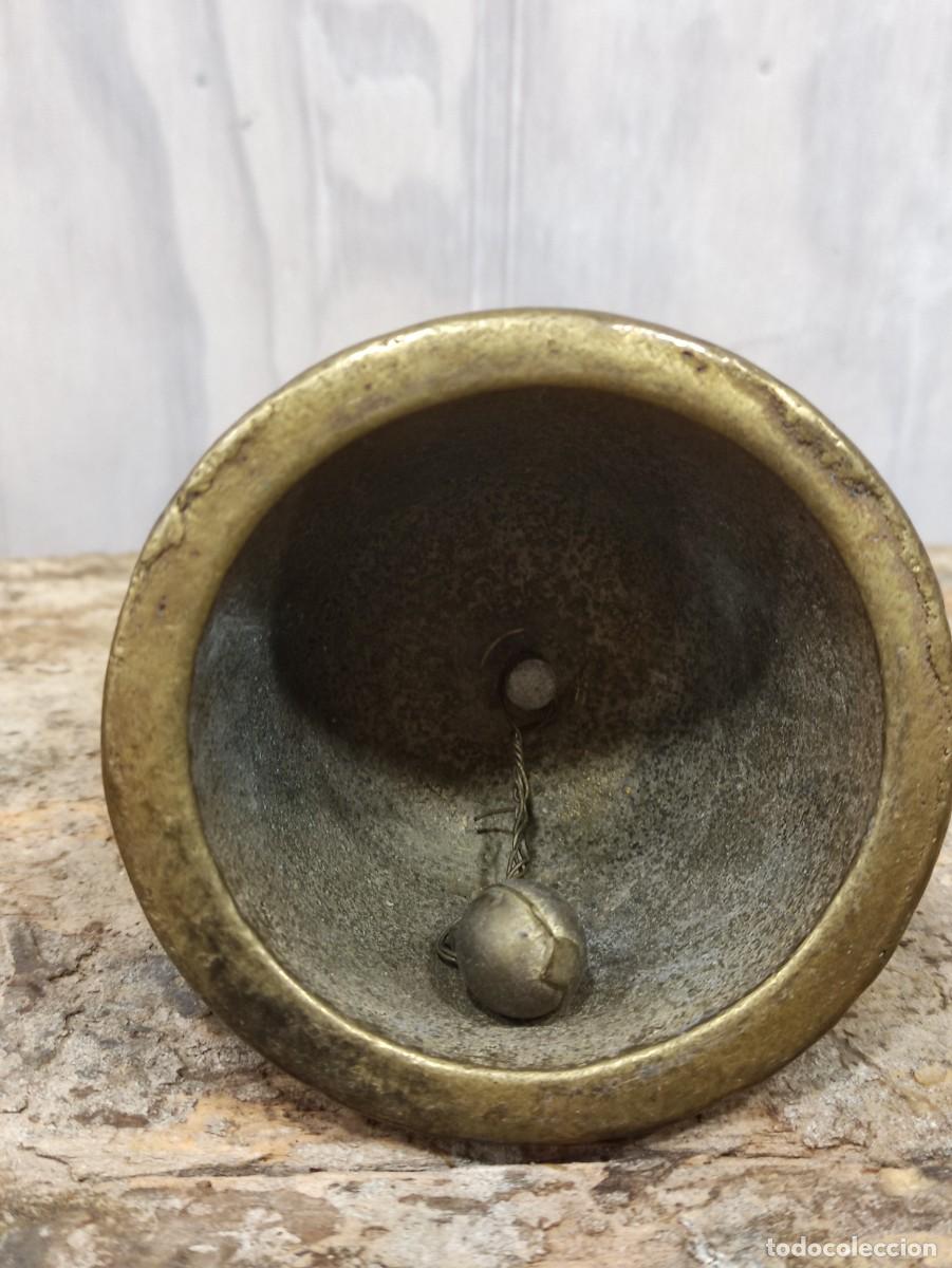 Antig&uuml;edades: Campana de bronce con aguila - Foto 5