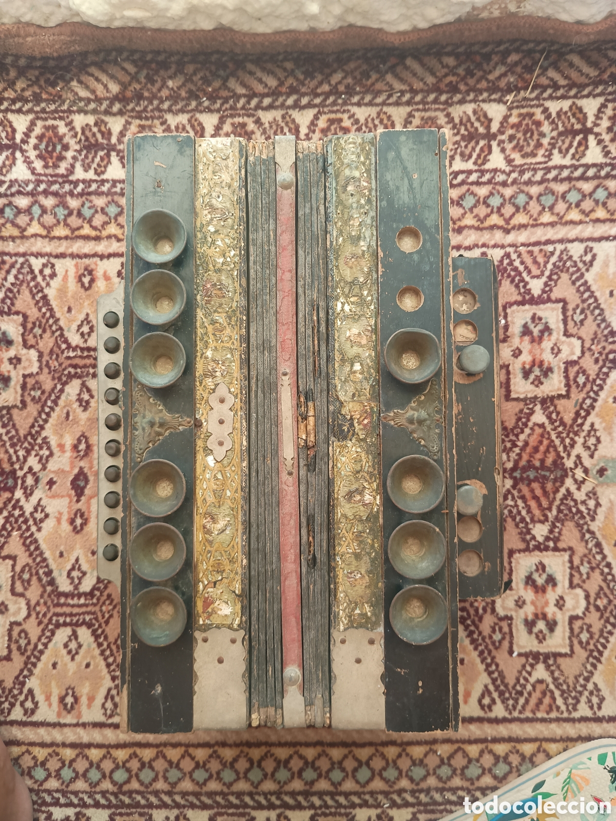 Antig&uuml;edades: Acorde&oacute;n madera (restauraci&oacute;n o decoraci&oacute;n)