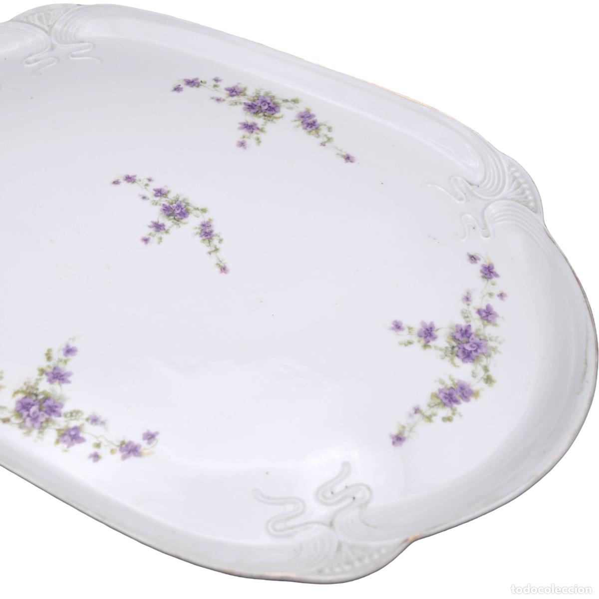 Antig&uuml;edades: Bandeja de porcelana pintada a mano