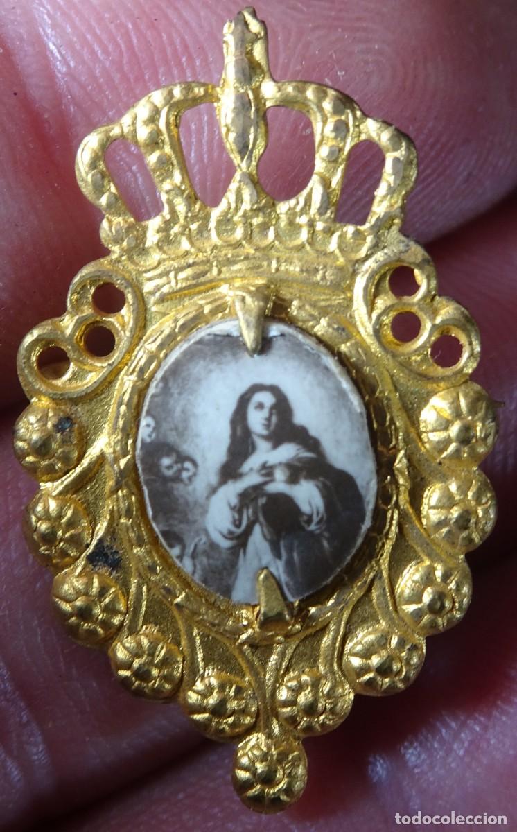 Antig&uuml;edades: PEQUE&Ntilde;O Y ANTIGUO BROCHE, RELICARIO DE LAT&Oacute;N CON IMAGEN, VER FOTOS