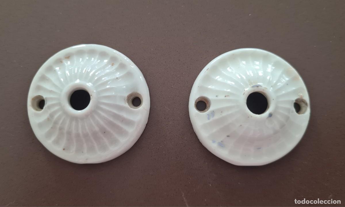 Antig&uuml;edades: Lote de 2 antiguas rosetas de porcelana antiguas para techo