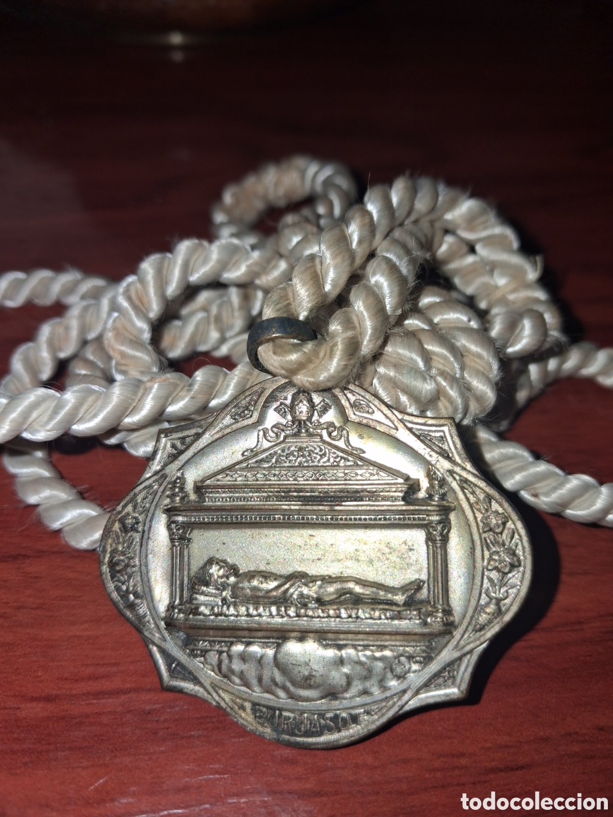 Antig&uuml;edades: Medall&oacute;n Hermandad Santo Sepulcro Burjasot