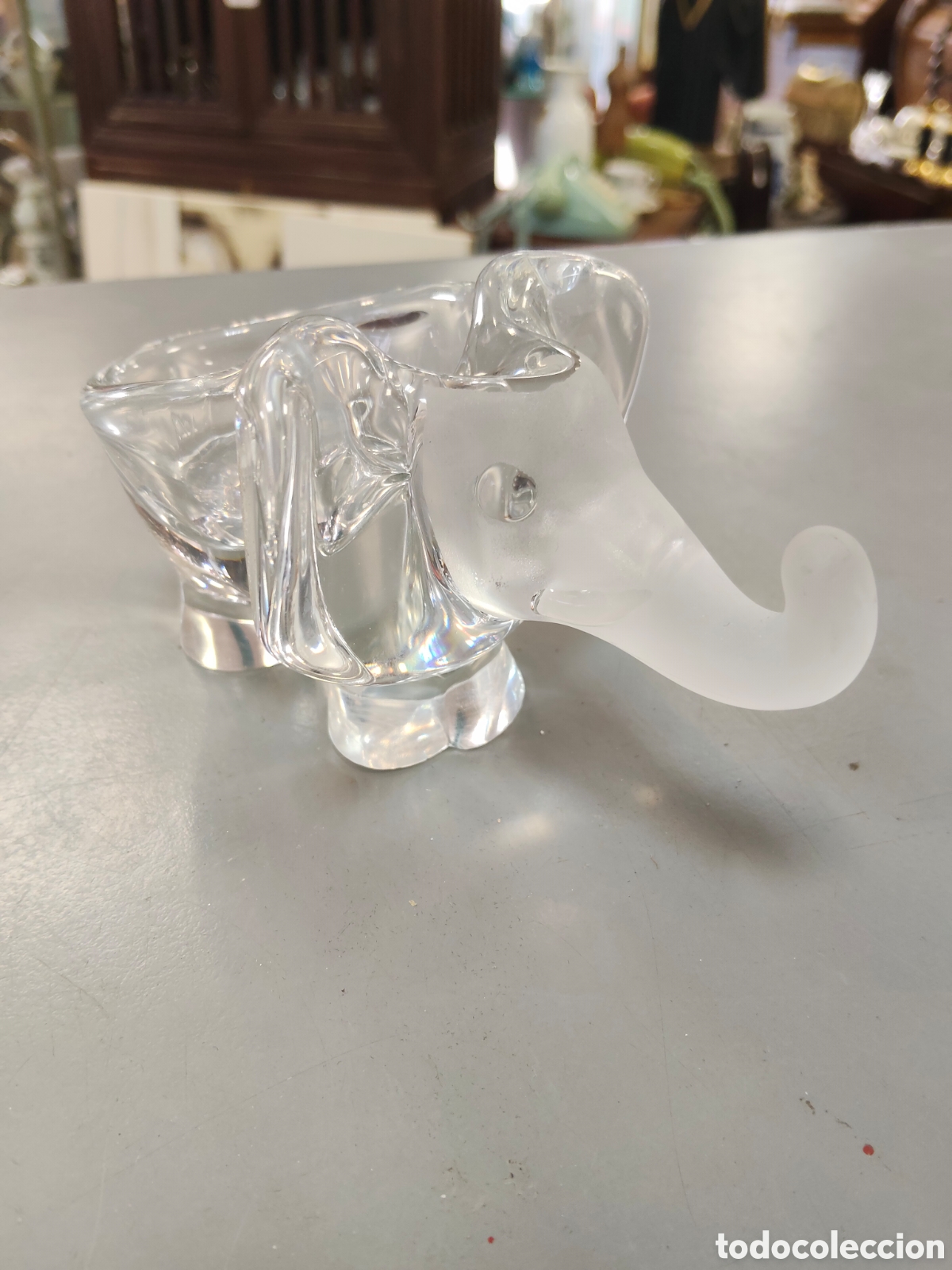 Antig&uuml;edades: Magn&iacute;fico elefante de cristal
