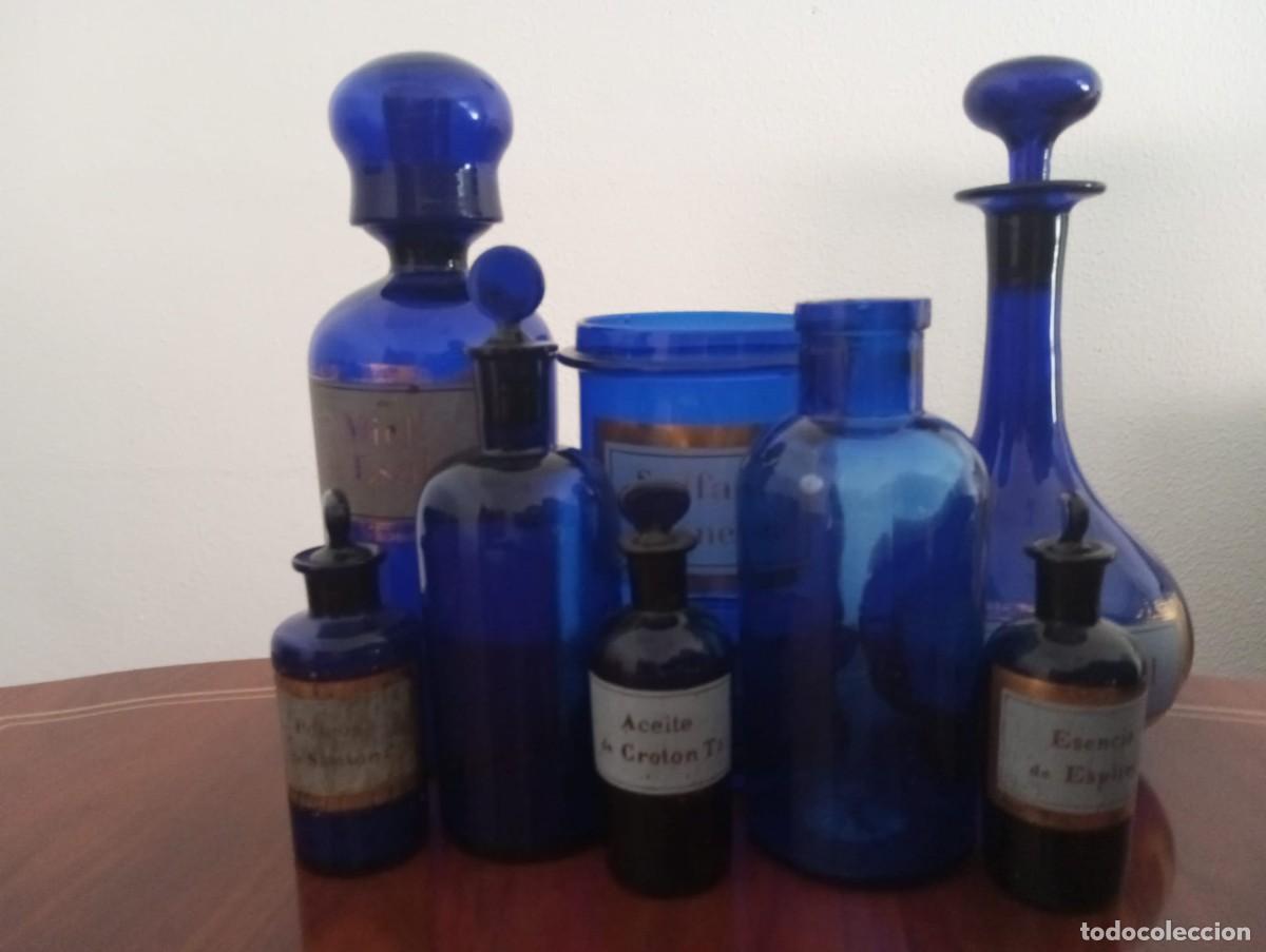 Antig&uuml;edades: Frasco farmacia azul cobalto mediados siglo X