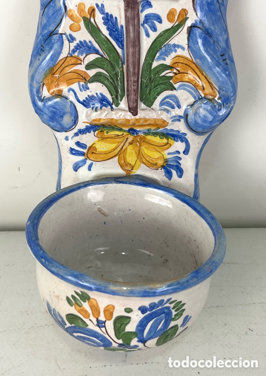 Antig&uuml;edades: BENDITERA EN CERAMICA DE MANISES. 24 CM - Foto 2