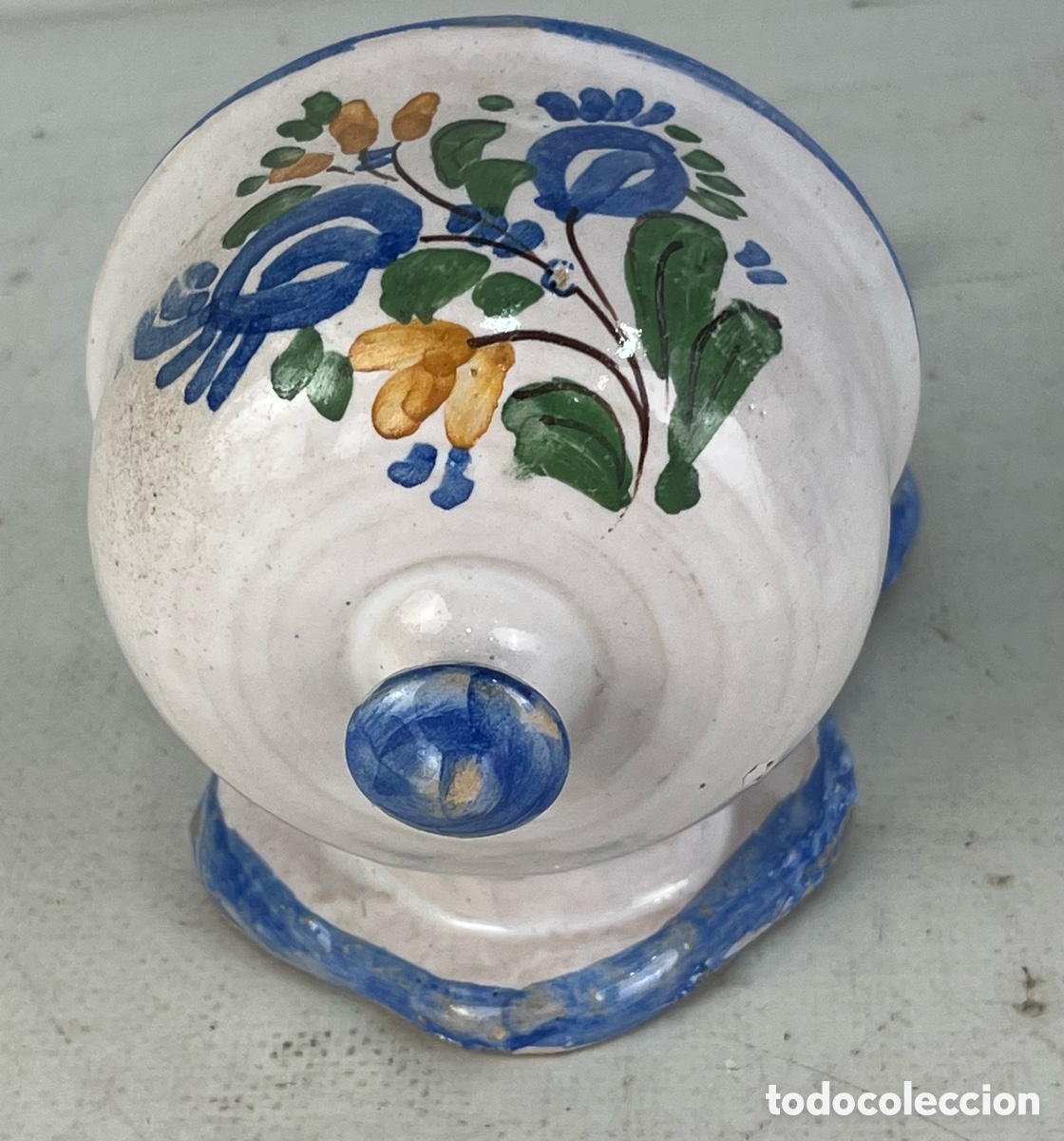 Antig&uuml;edades: BENDITERA EN CERAMICA DE MANISES. 24 CM - Foto 4