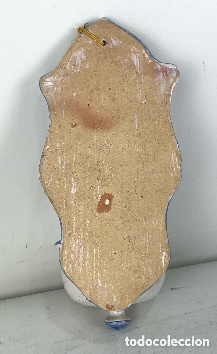 Antig&uuml;edades: BENDITERA EN CERAMICA DE MANISES. 24 CM - Foto 5