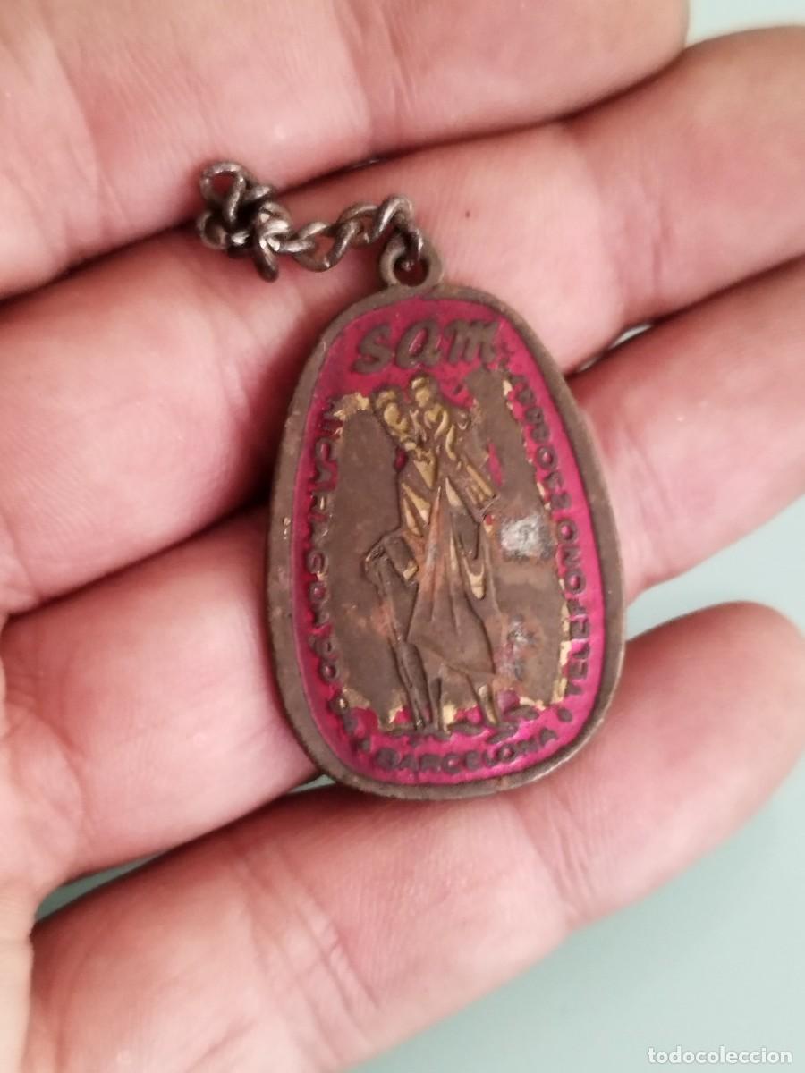 Antig&uuml;edades: Llavero antiguo con una medalla devocional de San Crist&oacute;bal patr&oacute;n de los conductores y viajeros.