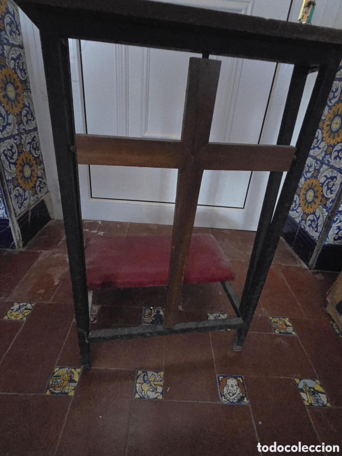Antig&uuml;edades: Reclinatorio iglesia