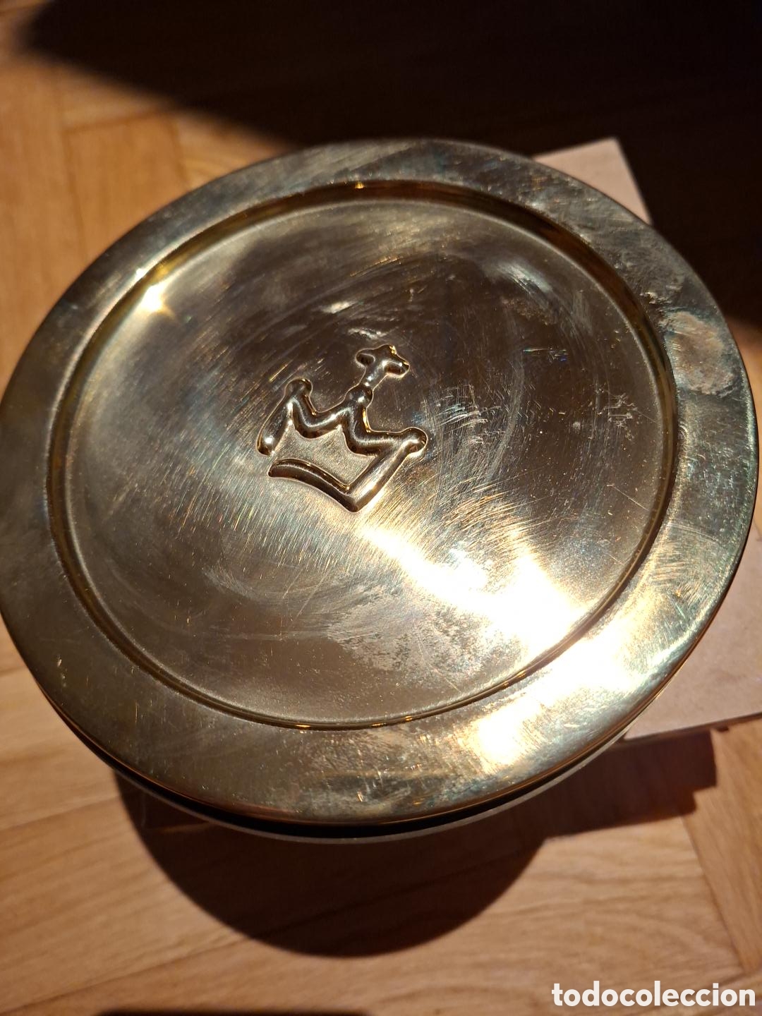 Antig&uuml;edades: CAJA DE FORMAS / HOSTIARIO LIT&Uacute;RGICO EN METAL DORADO &ndash; GRAN FORMATO 15 CM &ndash; OBJETO DE CULTO CAT&Oacute;LICO