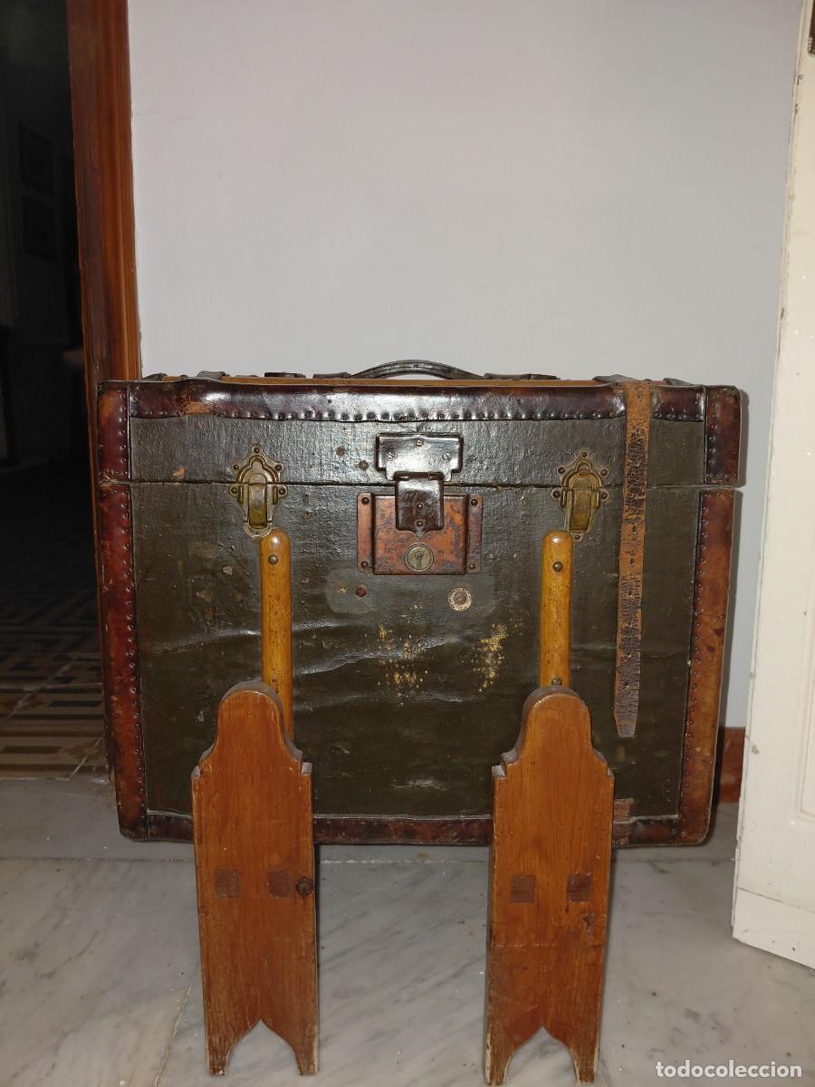 Antig&uuml;edades: Ba&uacute;l de viaje antiguo