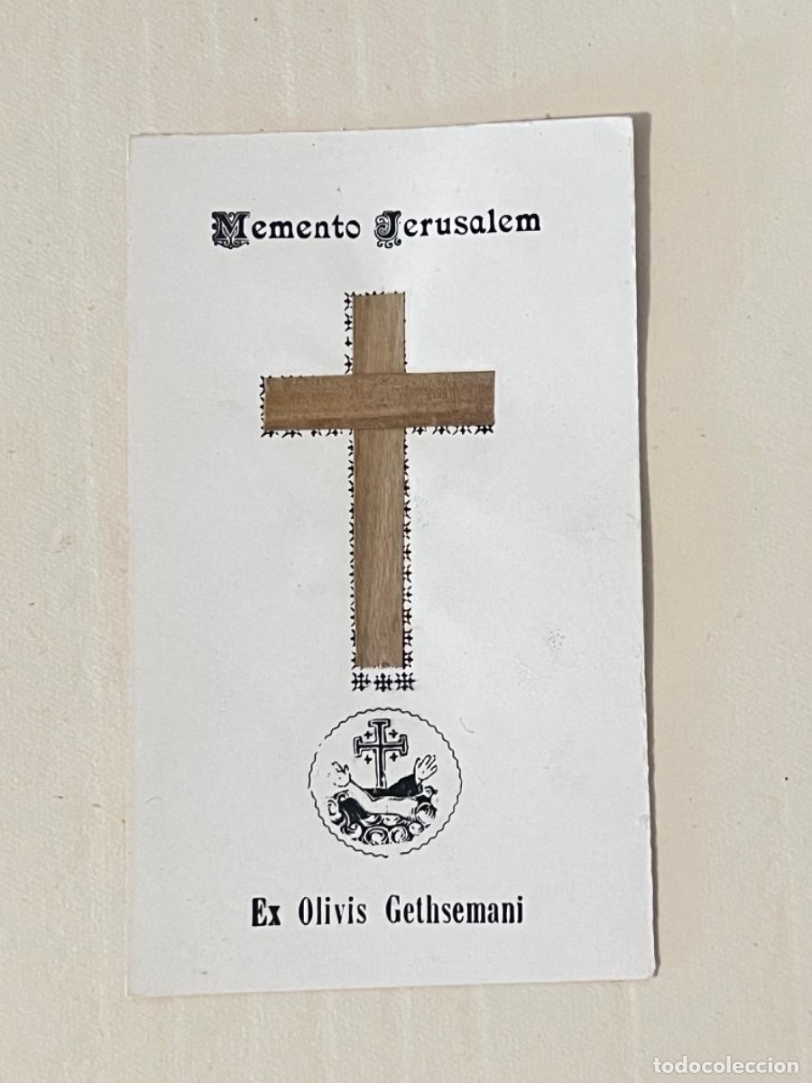Antig&uuml;edades: Estampilla religiosa EX OLIVIS GETHSEMANI MEMENTO JERUSALEM papel y madera reliquia