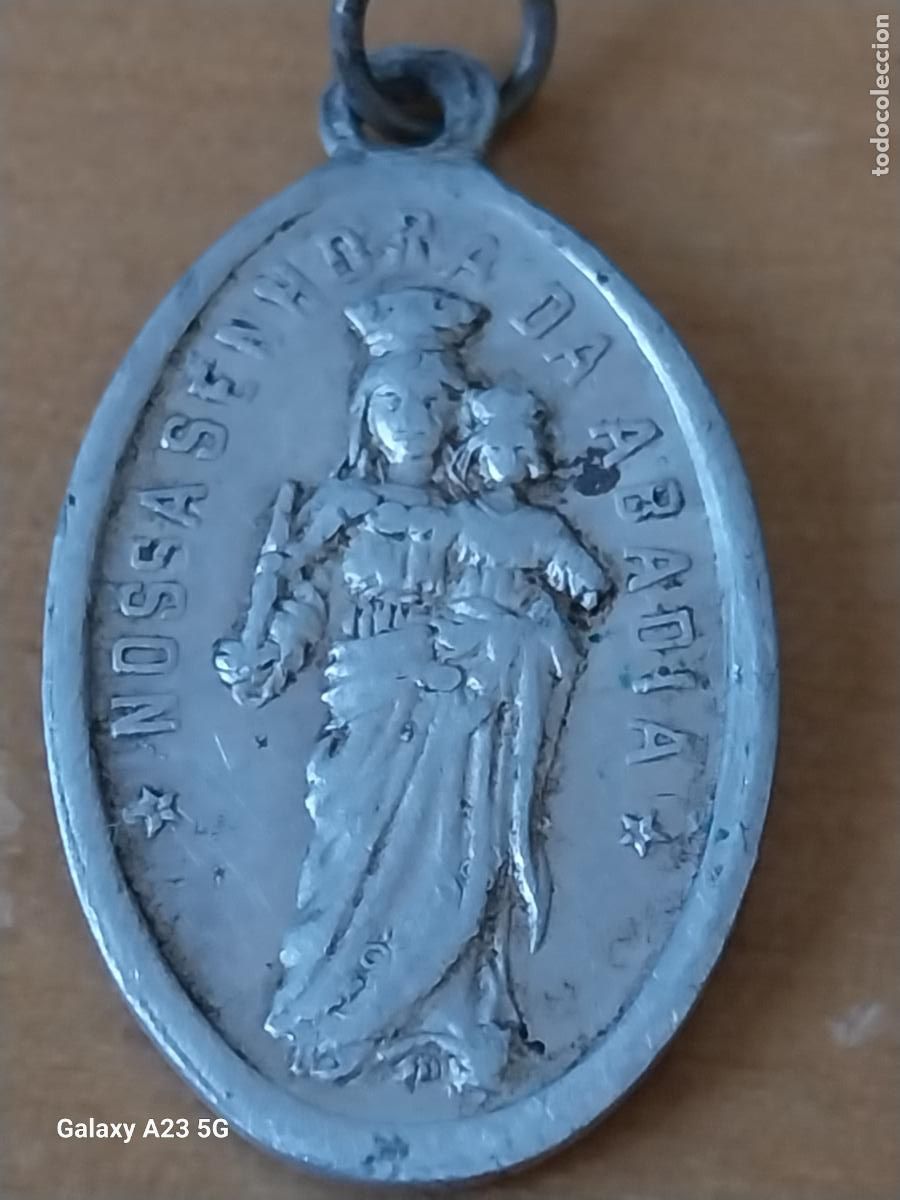 Antig&uuml;edades: NOSTRA SENHORA DA ABADIA MEDALLA ALUMINIO 2.78CMS ALTO ORIGINAL ANTIGUA