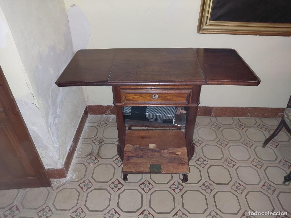 Antig&uuml;edades: Mesa auxiliar de madera - Foto 2