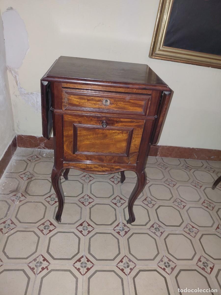 Antig&uuml;edades: Mesa auxiliar de madera - Foto 3