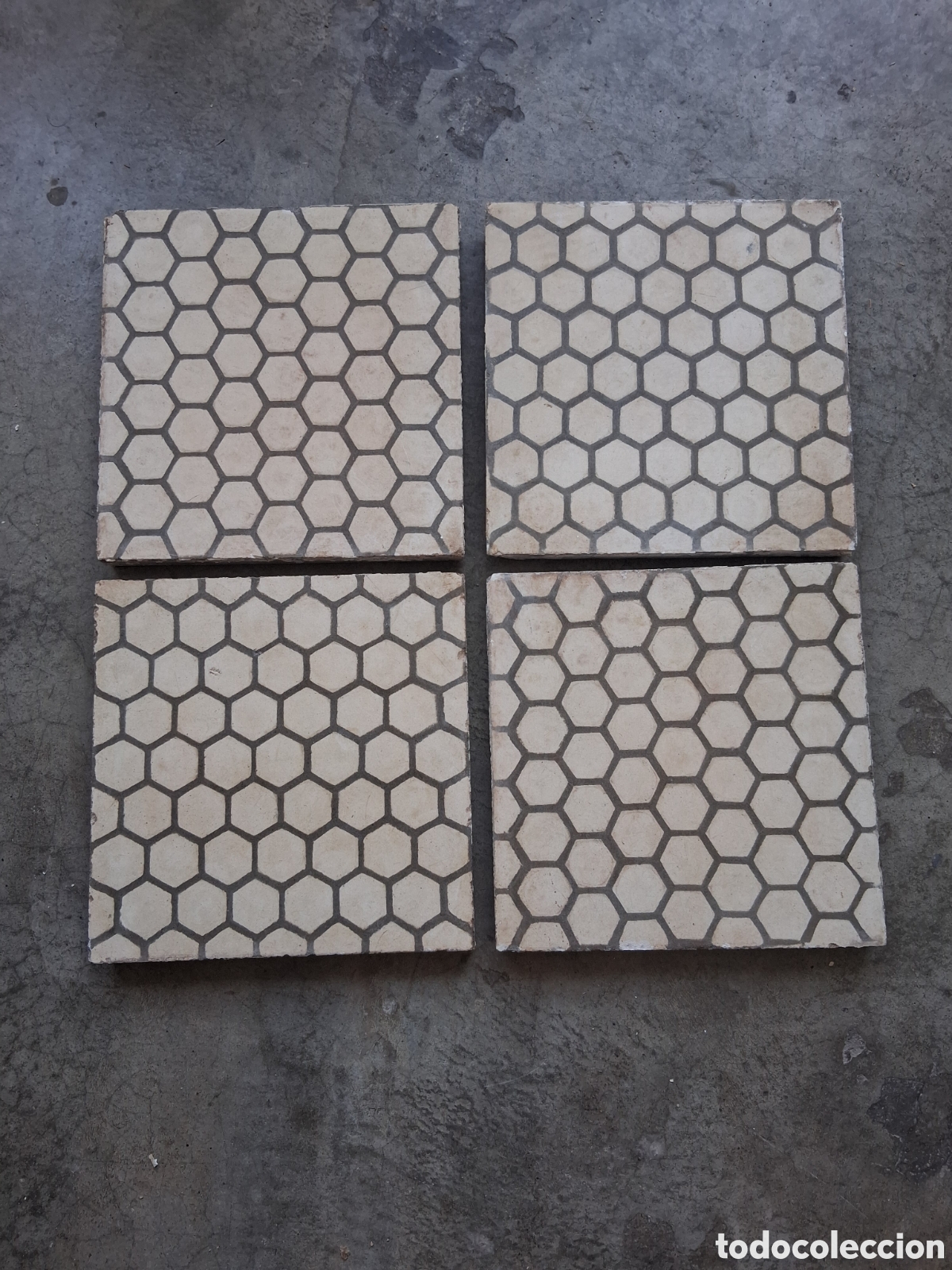 Antig&uuml;edades: 4 baldosas mosaico hidraulico L&oacute;pez Granada dibujo colmena panal miel abeja hexagonal apicultura