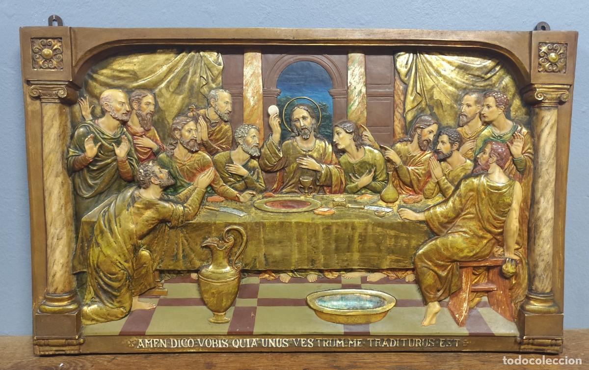 Antig&uuml;edades: Santa cena de estuco relieve policromado principios siglo XX