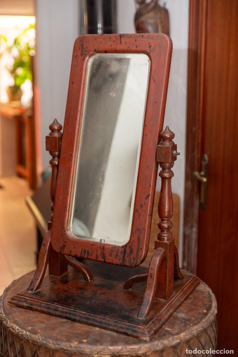 Antig&uuml;edades: Espejo antiguo de sobremesa en madera &ndash; finales del siglo XIX