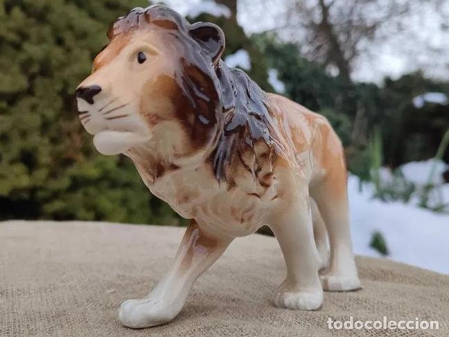Antig&uuml;edades: Royal Dux Lion by Elly Strobach &ndash; Mid-Century Modern Porcelain Masterpiece, Czechosłowacja, lata 5