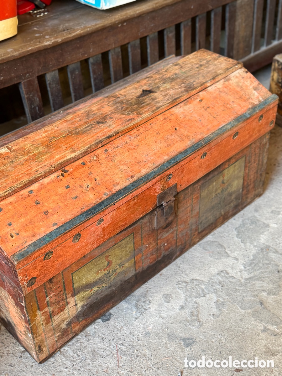 Antig&uuml;edades: ntiguo Ba&uacute;l, Catalana - Madera Policromada - S. XVIII