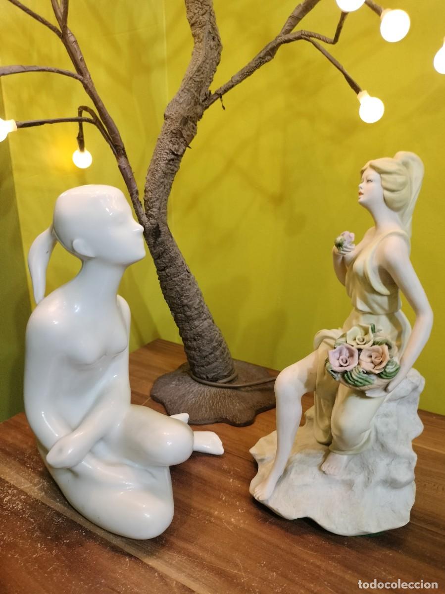Antiquit&auml;ten: 2 Figurki &ndash; 2 Epoki &ndash; 2 Światy | Porcelanowy Duet Marzeń (25-22 cm)