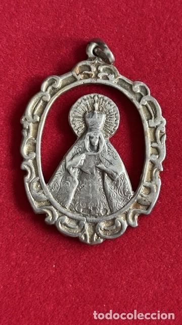 Antig&uuml;edades: Antigua Medalla Virgen de la Macarena Sevilla , 4,8x3,8, 16,65 grs,