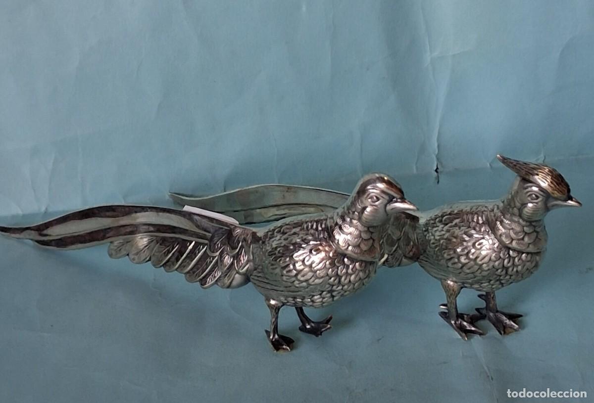 Antig&uuml;edades: Pareja de faisanes de metal plateado
