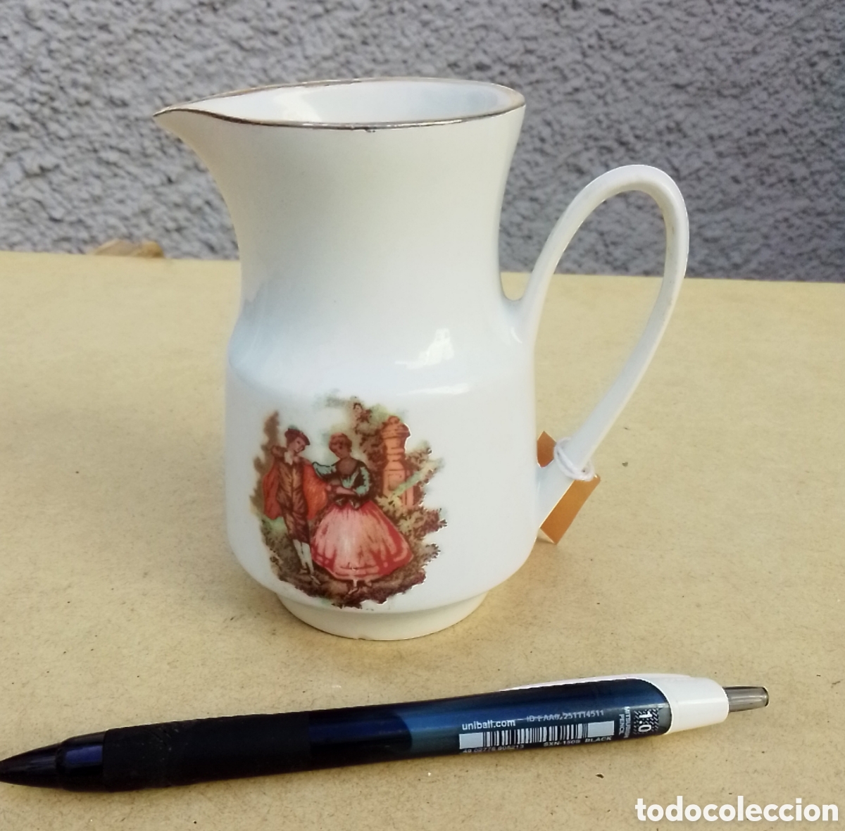 Antig&uuml;edades: Jarrita porcelana a&ntilde;os 70