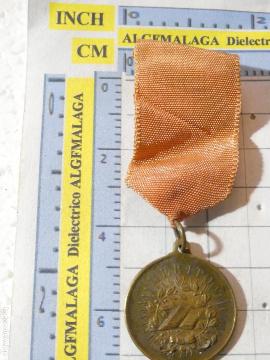 Antig&uuml;edades: MEDALLA MEDALLITA RELIGIOSA COLEGIOS UNIVERSIDADES. PREMIO DE CATECISMO M&Eacute;RITO
