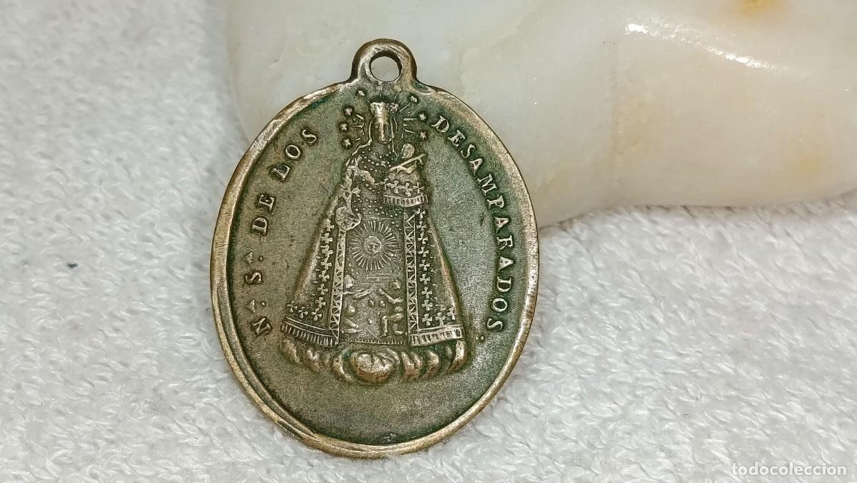 Antig&uuml;edades: ANTIGUA MEDALLA RELIGIOSA DE BRONCE SAN JOSE Y NUESTRA SE&Ntilde;ORA DE LOS DESAMPARADOS PPIOS S. XX