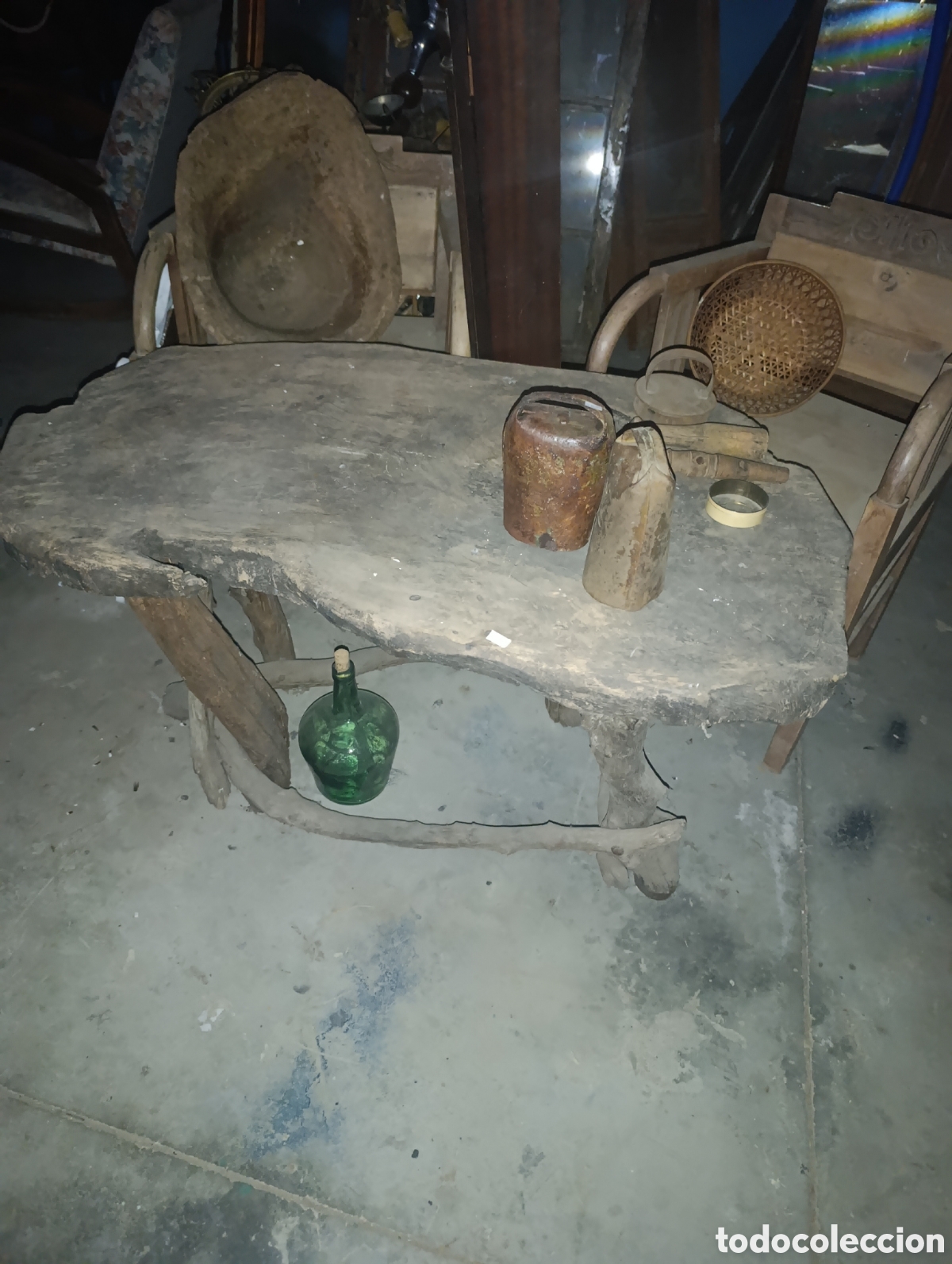 Antig&uuml;edades: Mesa de matanza de una pieza.