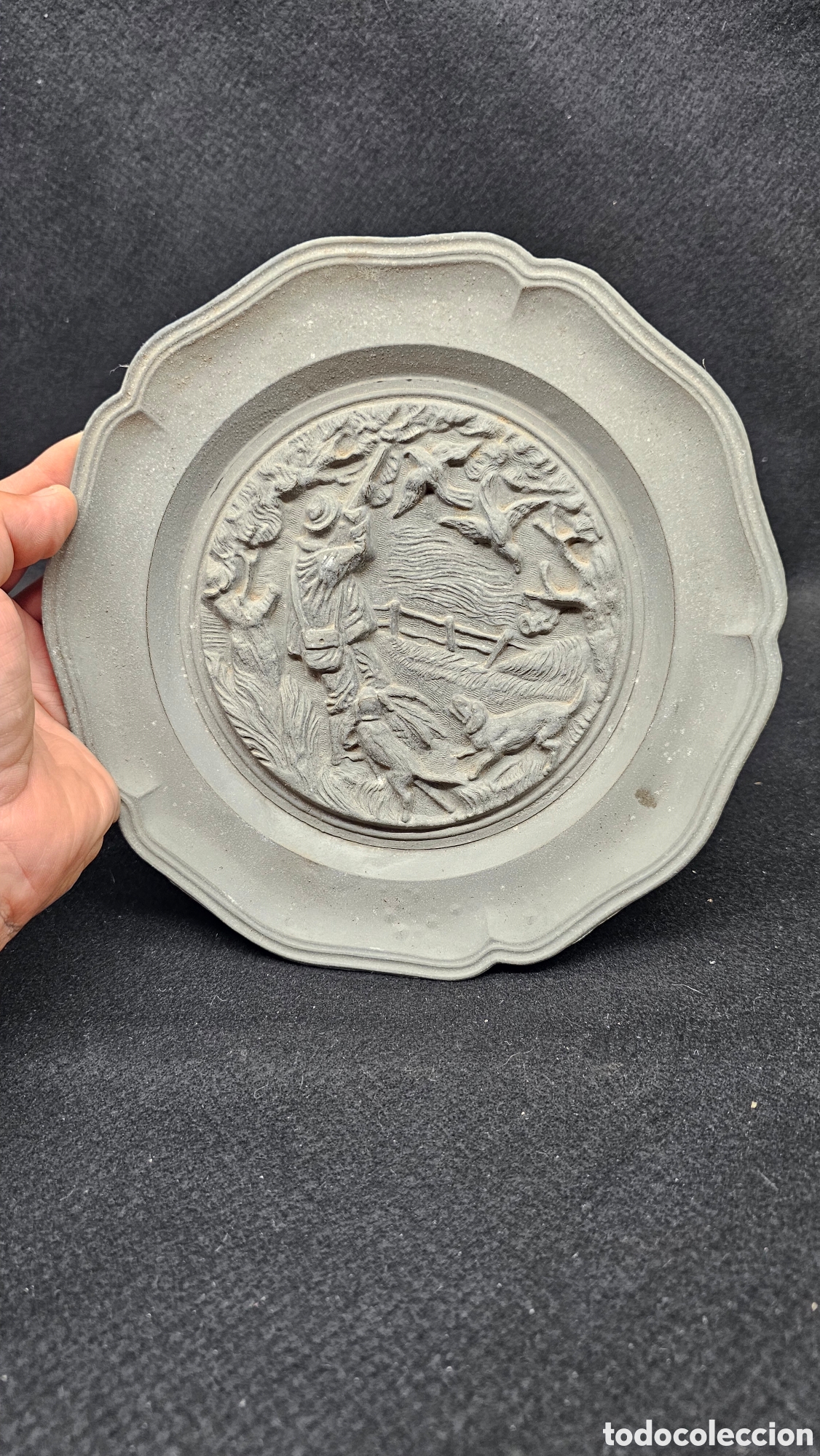 Antig&uuml;edades: Antiguo plato de peltre