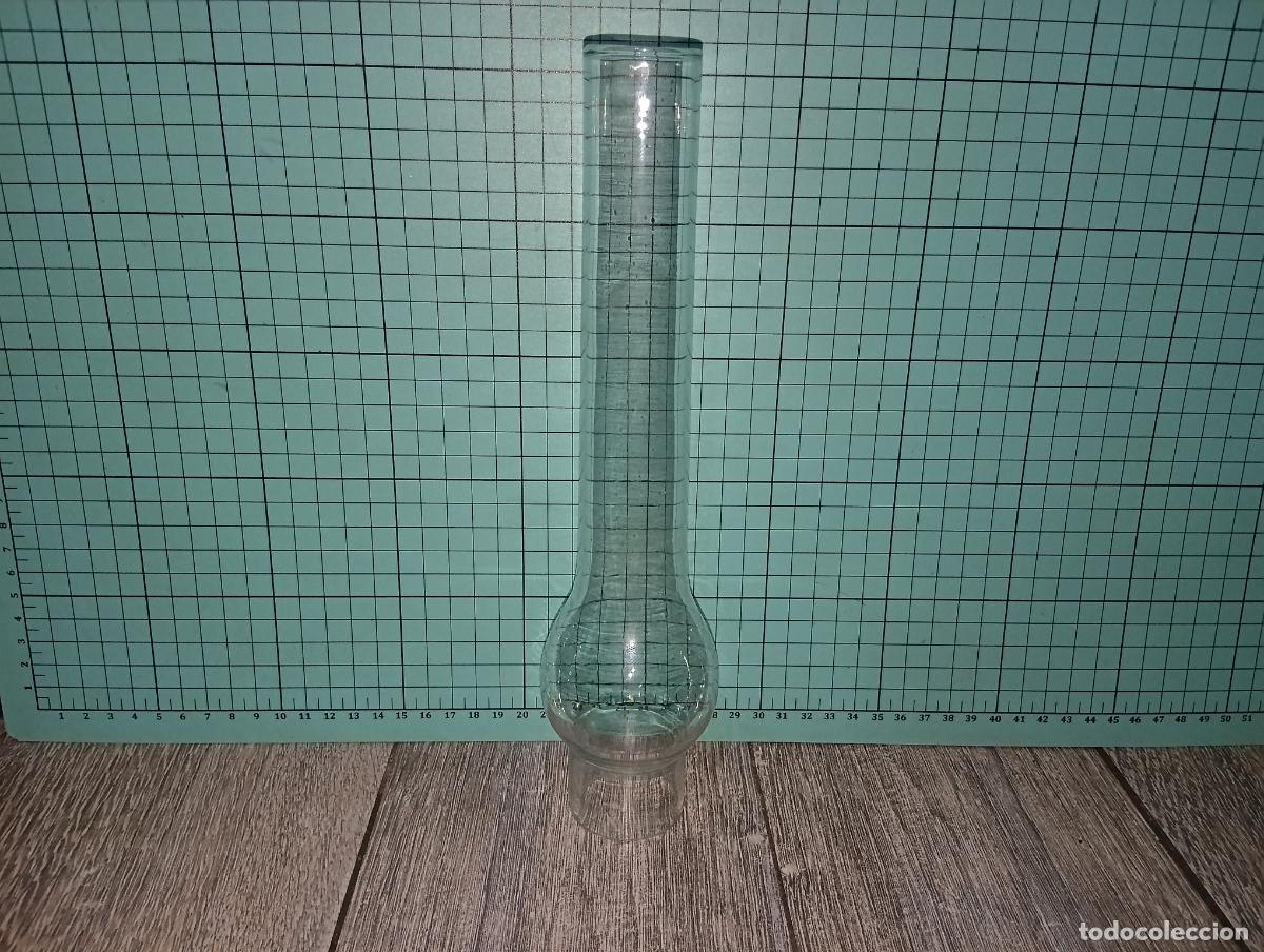 Antig&uuml;edades: Antiguo tubo para l&aacute;mpara de quinqu&eacute; candil Tulipa 27 cms