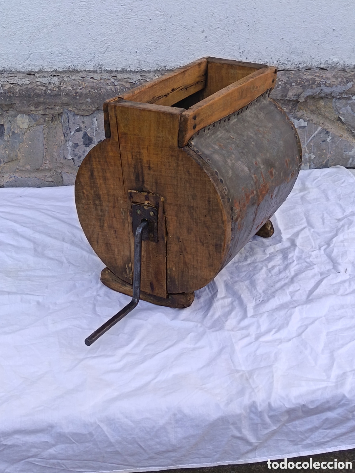 Antig&uuml;edades: Mantequera muy antigua