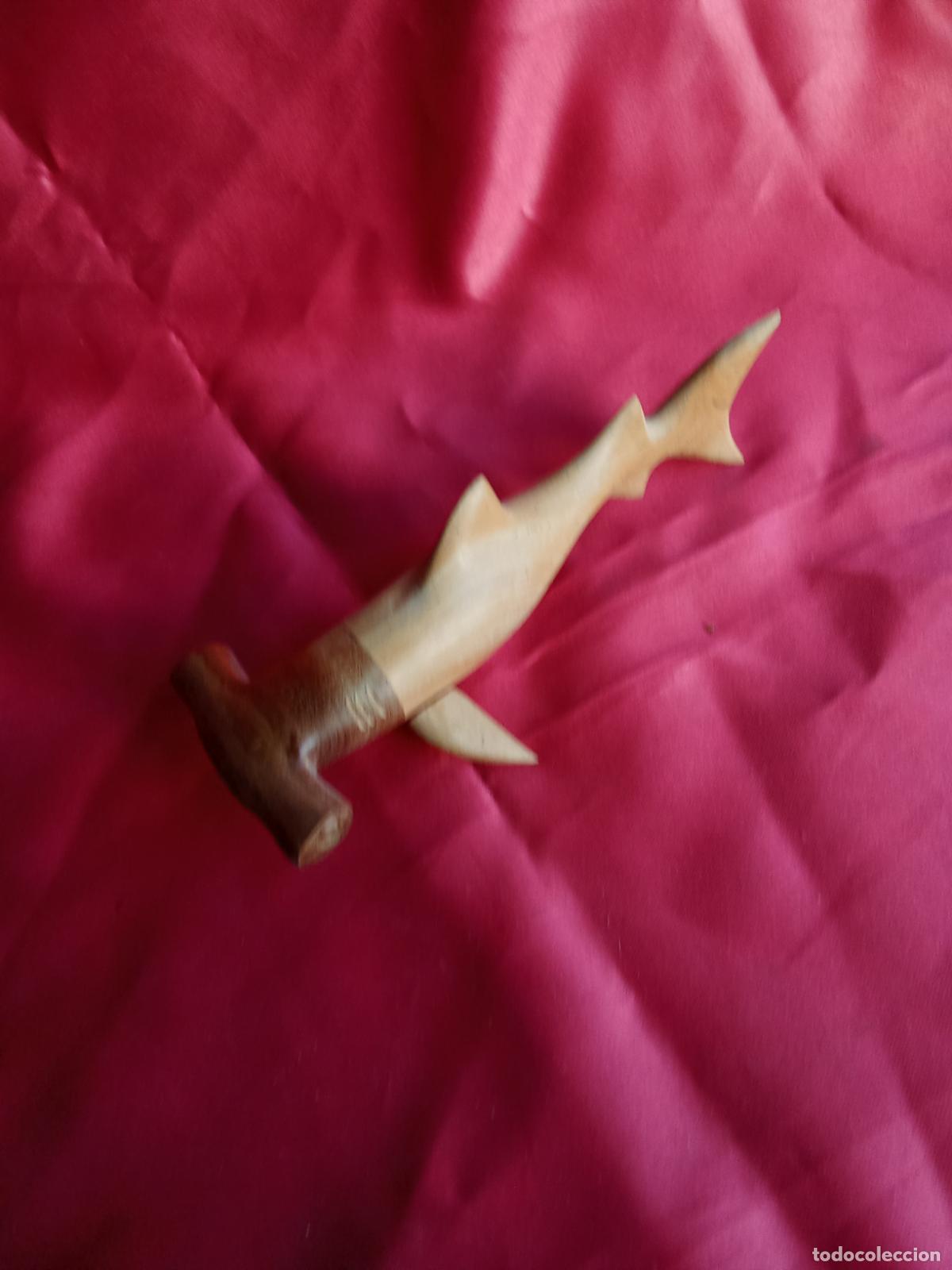 Antig&uuml;edades: Bonito tiburon martillo de madera tallado a mano. V.11