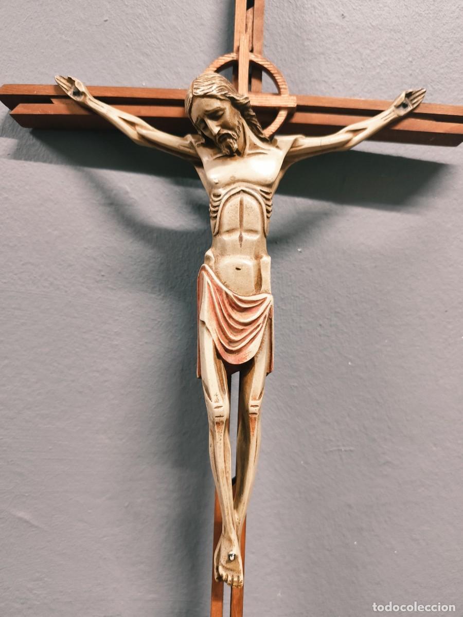 Antig&uuml;edades: Crucifijo de madera vintage - Foto 3
